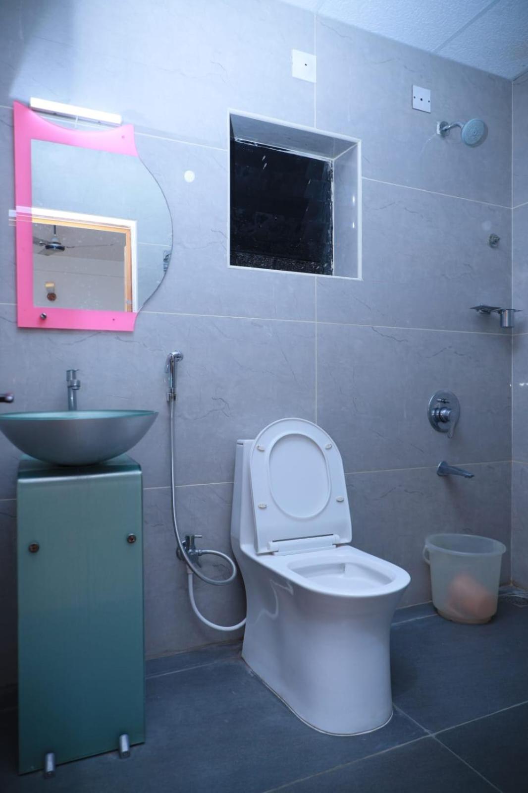 Hotel Tayas Trippapur Kültér fotó