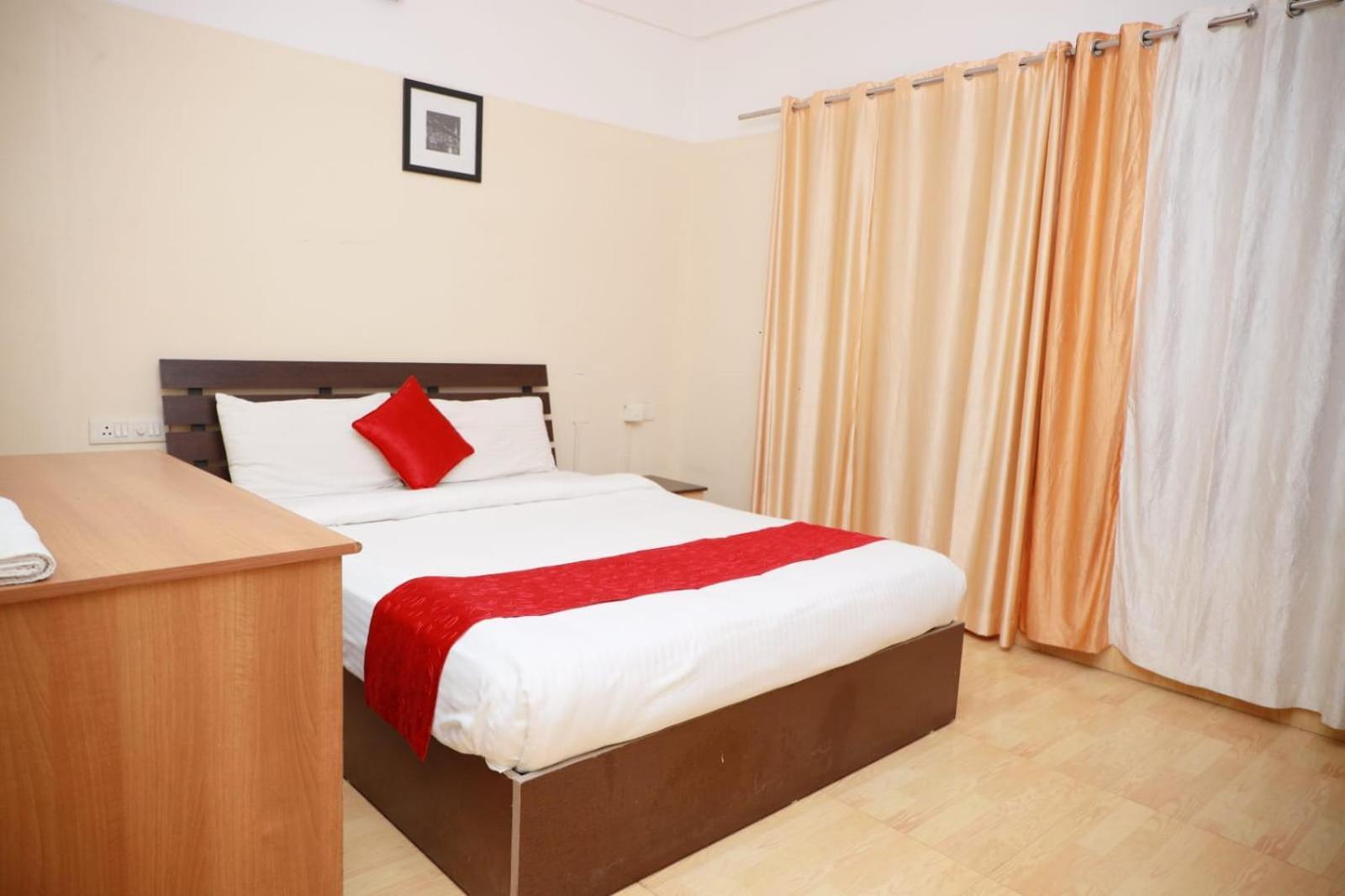 Hotel Tayas Trippapur Kültér fotó