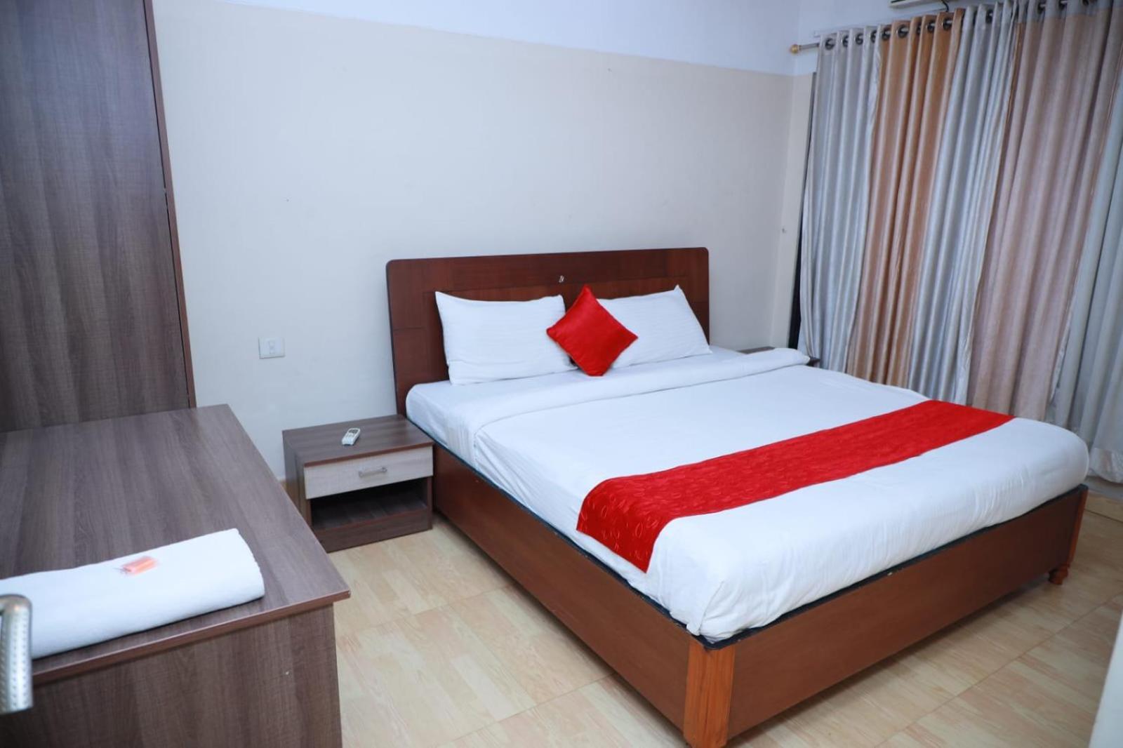 Hotel Tayas Trippapur Kültér fotó